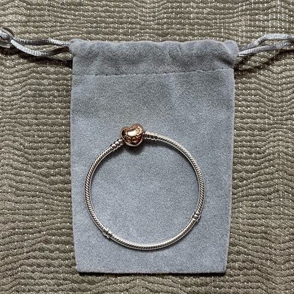 Like New Pandora Moments 14K Rose Gold Plated Heart Clasp Snake Chain Bracelet - Picture 4 of 10